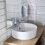 Sipos Borhaz Es Vendeghaz Badacsonyörs