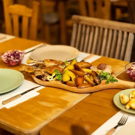 Sipos Borhaz Es Vendeghaz Badacsonyörs