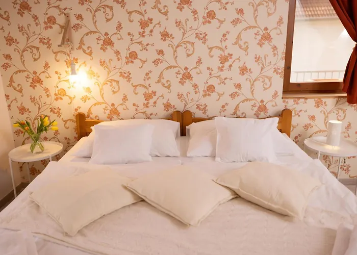 Sipos Borhaz Es Vendeghaz 3*